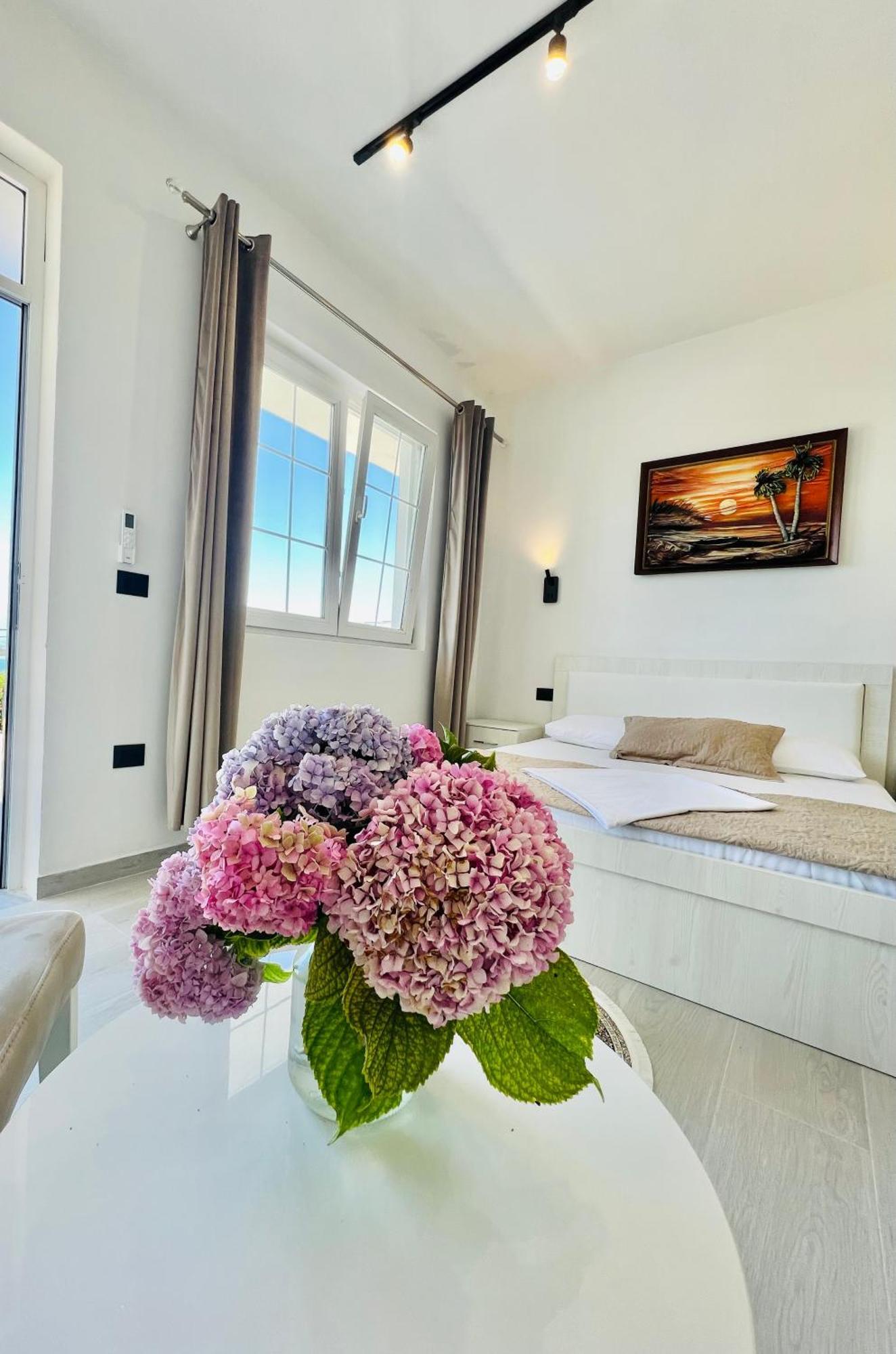 Iart Residence Shiroka Ngoại thất bức ảnh