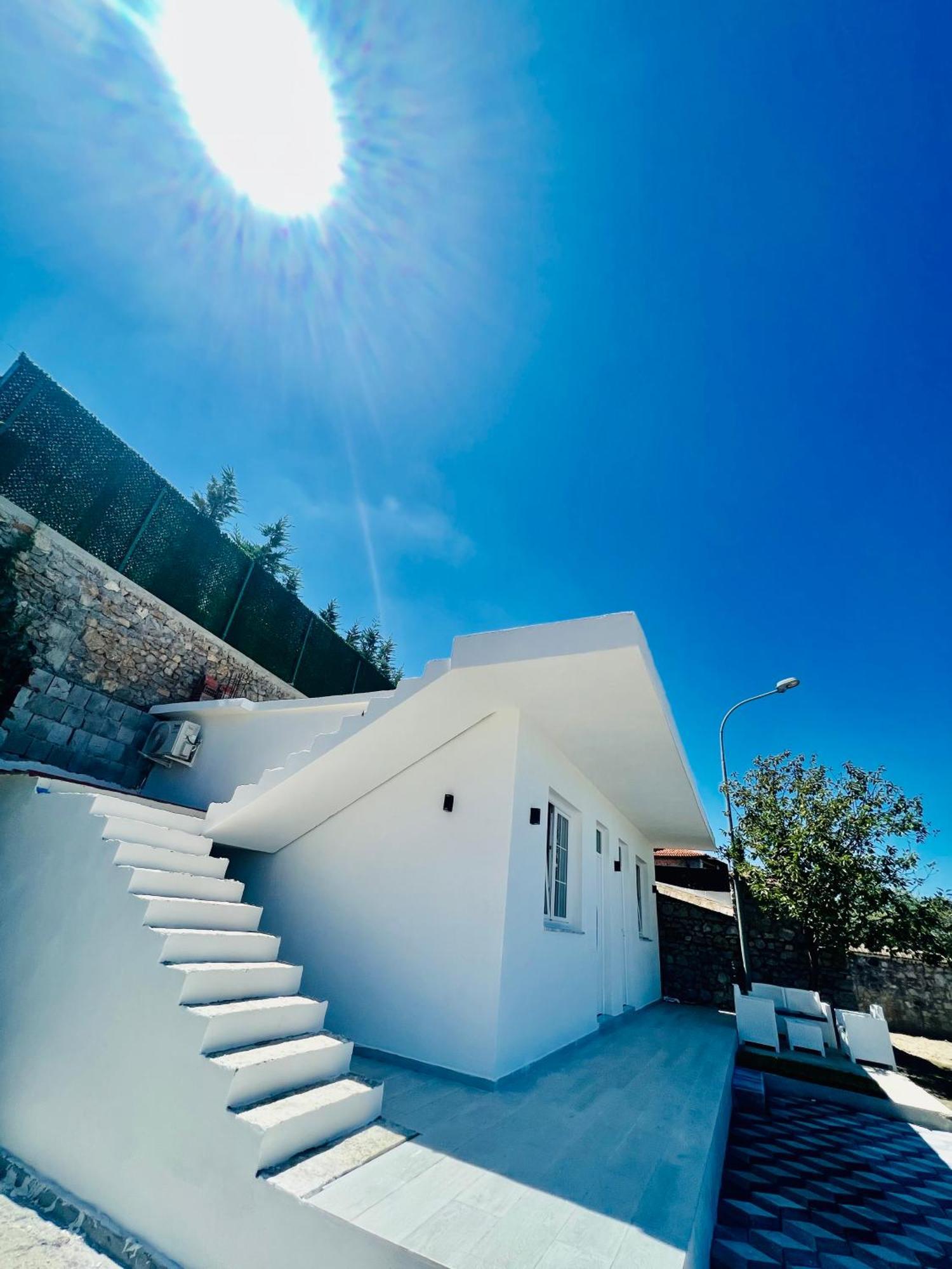 Iart Residence Shiroka Ngoại thất bức ảnh