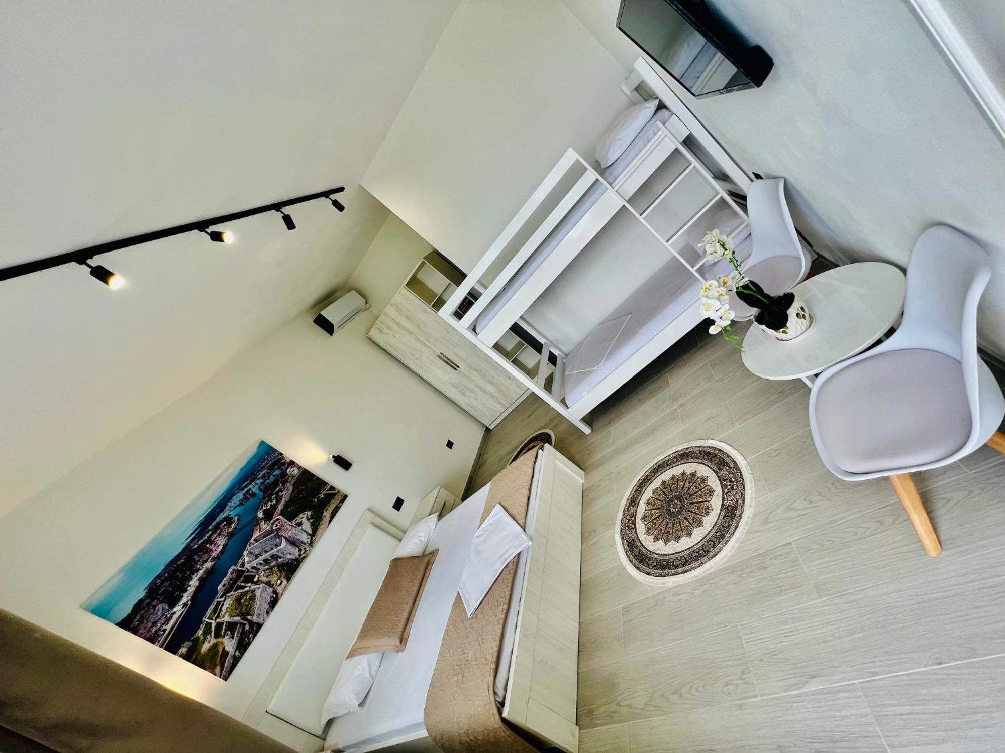 Iart Residence Shiroka Ngoại thất bức ảnh