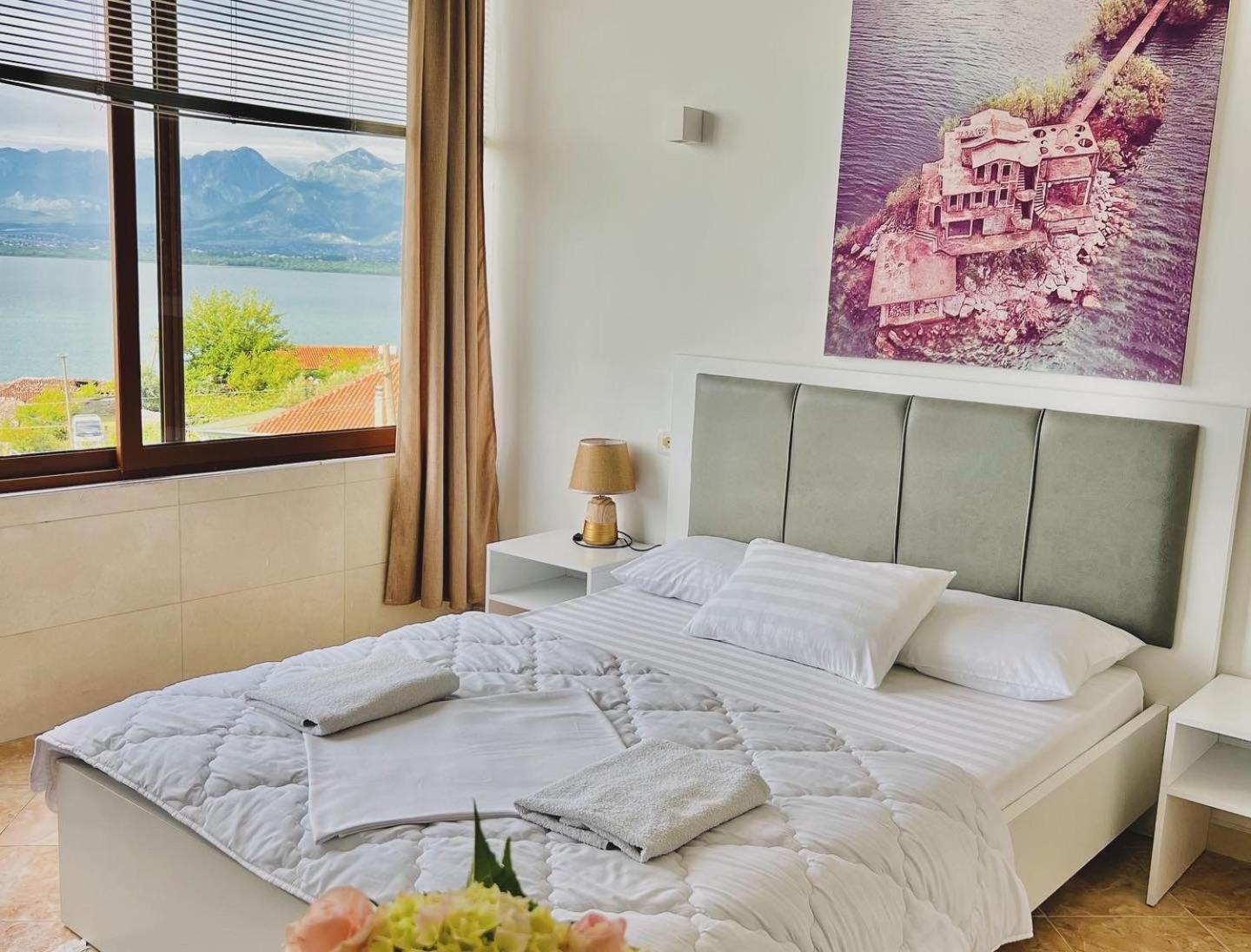 Iart Residence Shiroka Ngoại thất bức ảnh
