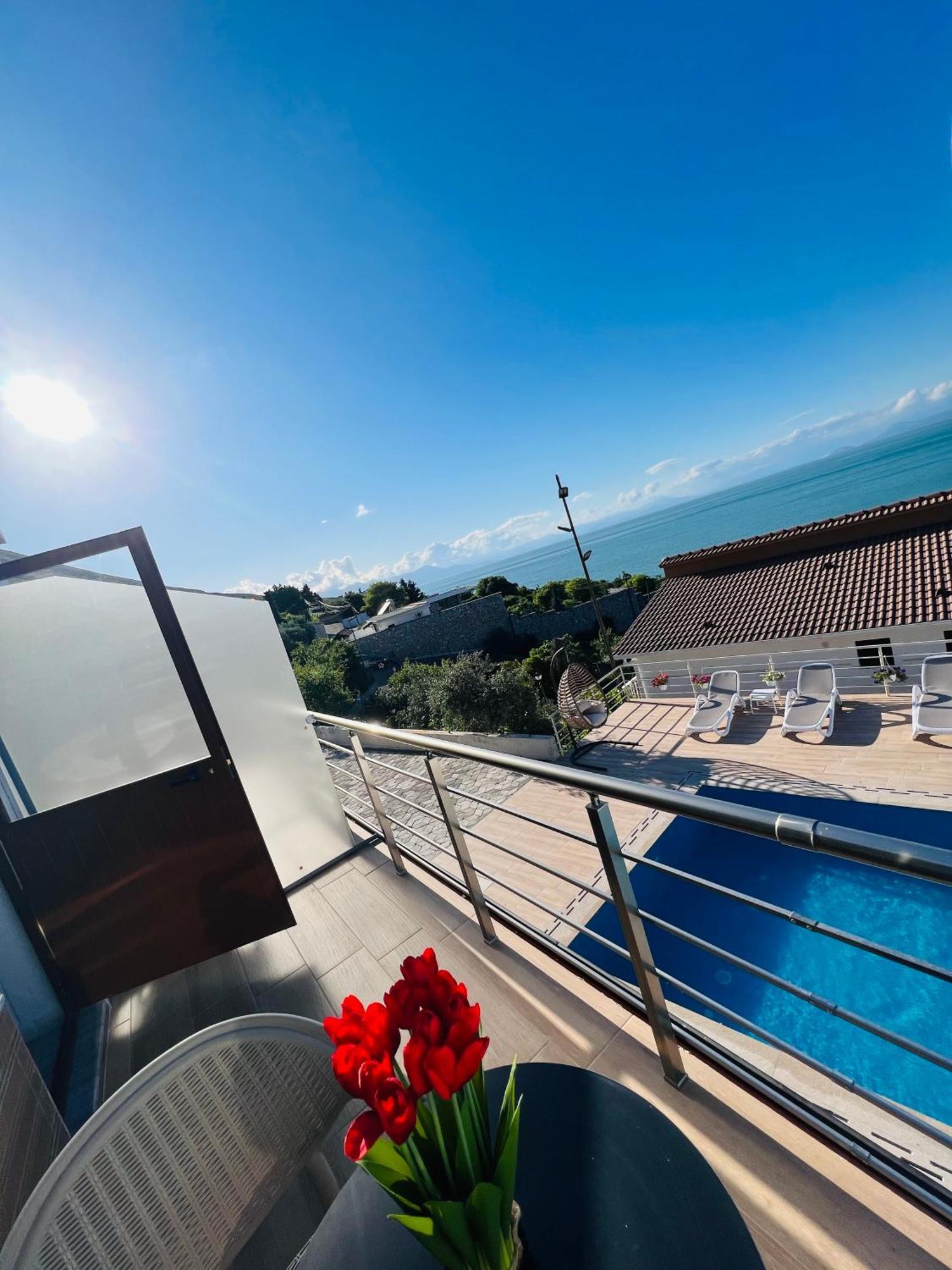 Iart Residence Shiroka Ngoại thất bức ảnh