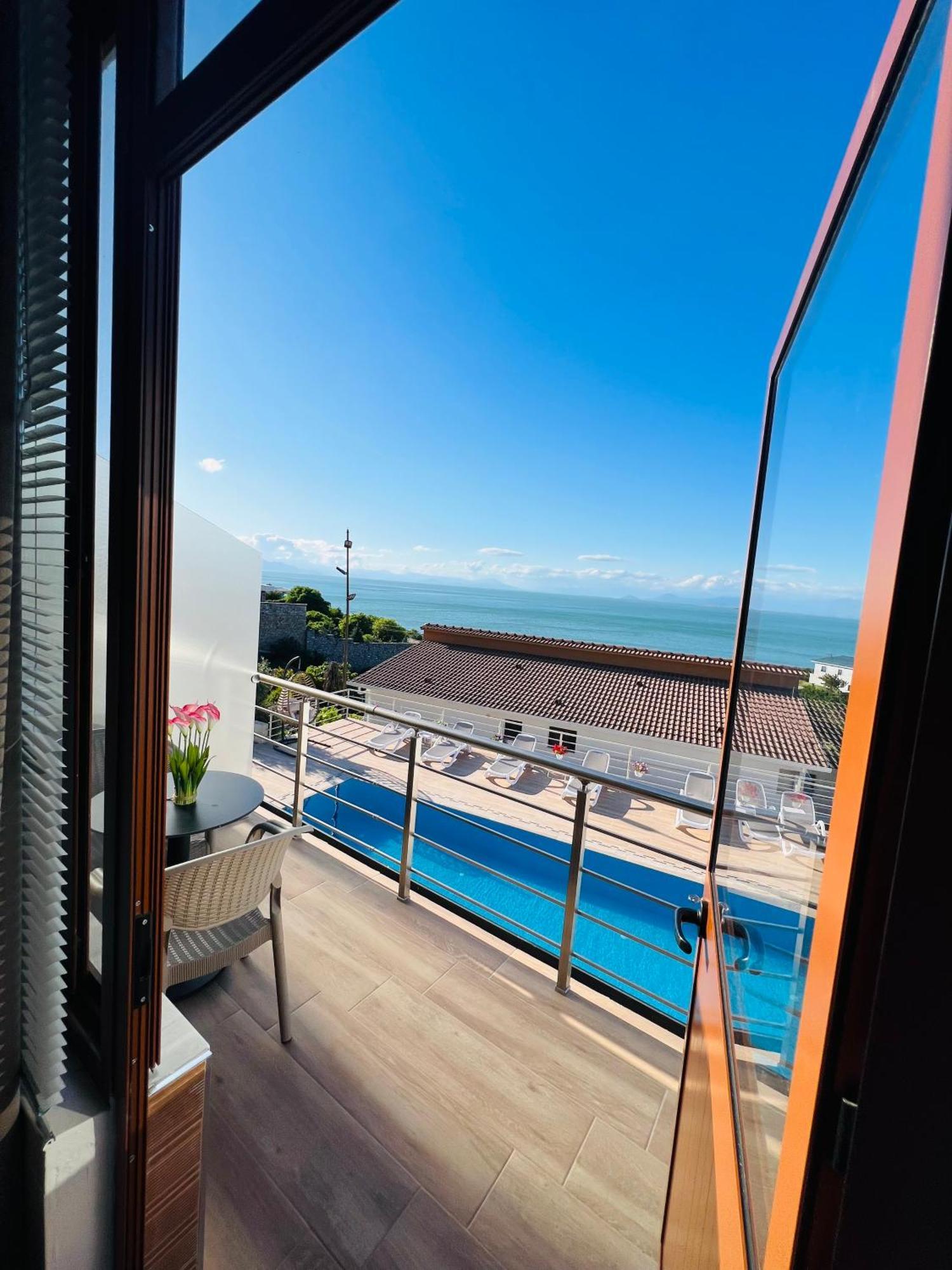 Iart Residence Shiroka Ngoại thất bức ảnh