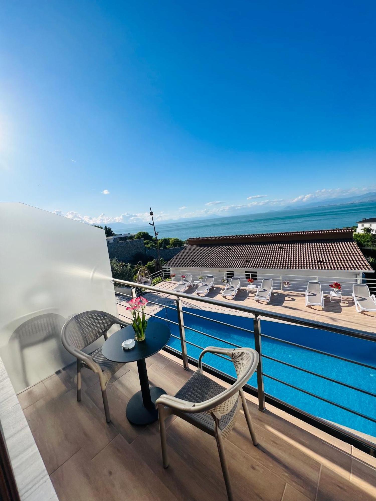 Iart Residence Shiroka Ngoại thất bức ảnh
