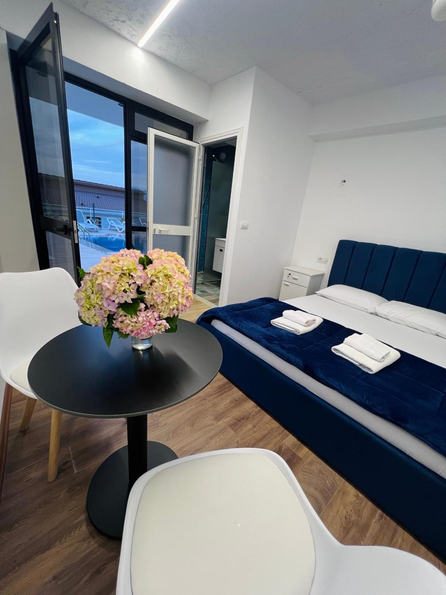 Iart Residence Shiroka Ngoại thất bức ảnh