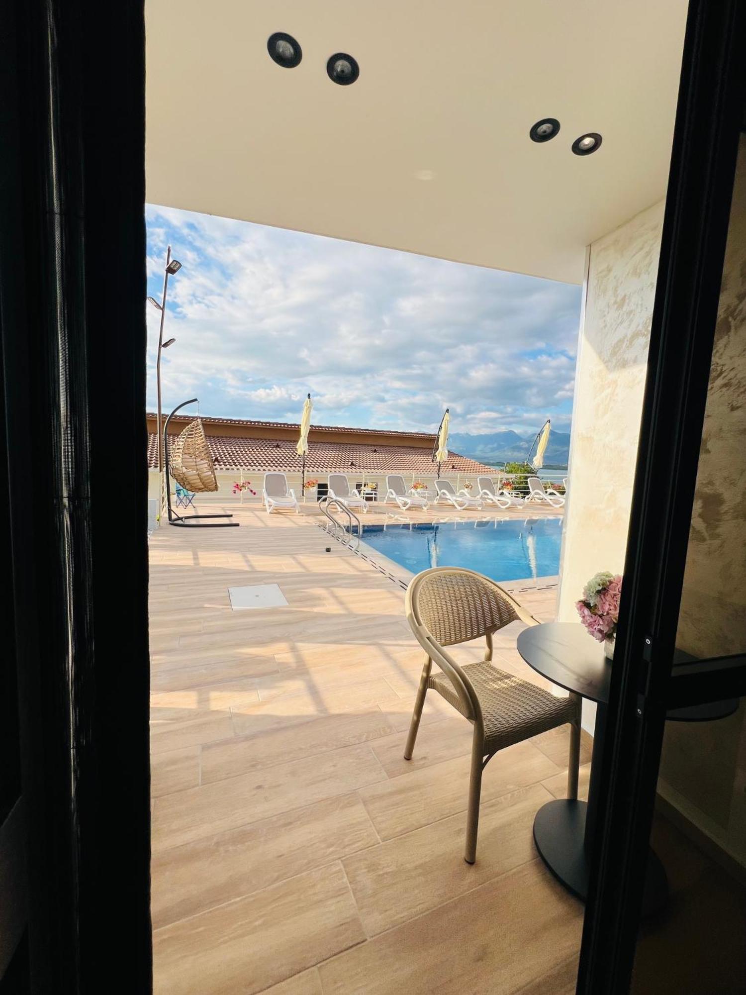 Iart Residence Shiroka Ngoại thất bức ảnh