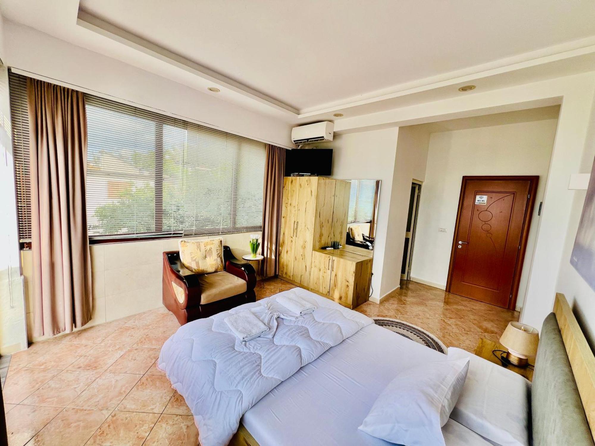 Iart Residence Shiroka Ngoại thất bức ảnh