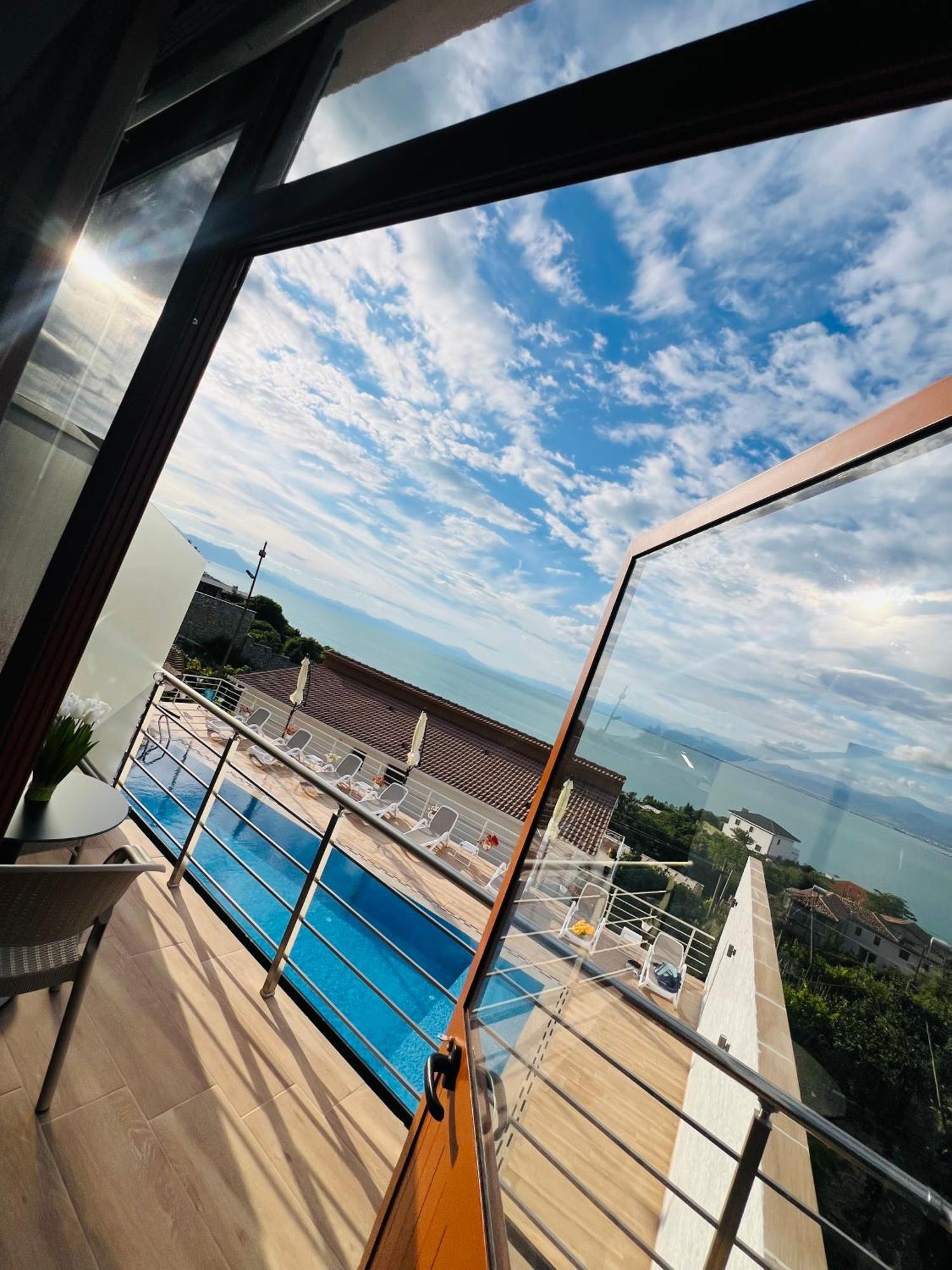 Iart Residence Shiroka Ngoại thất bức ảnh